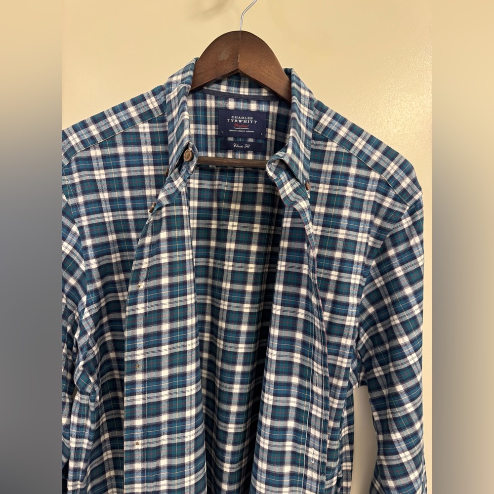 Charles Tyrwhitt Men's Classic Fit Button-Down Shirt. 100% Cotton. Size Large - Picture 7 of 11